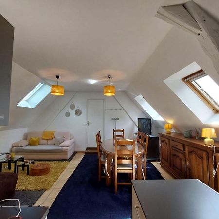 logement campagnard charmant, fonctionnel, cour privée avec WiFi Tauxigny Exterior foto