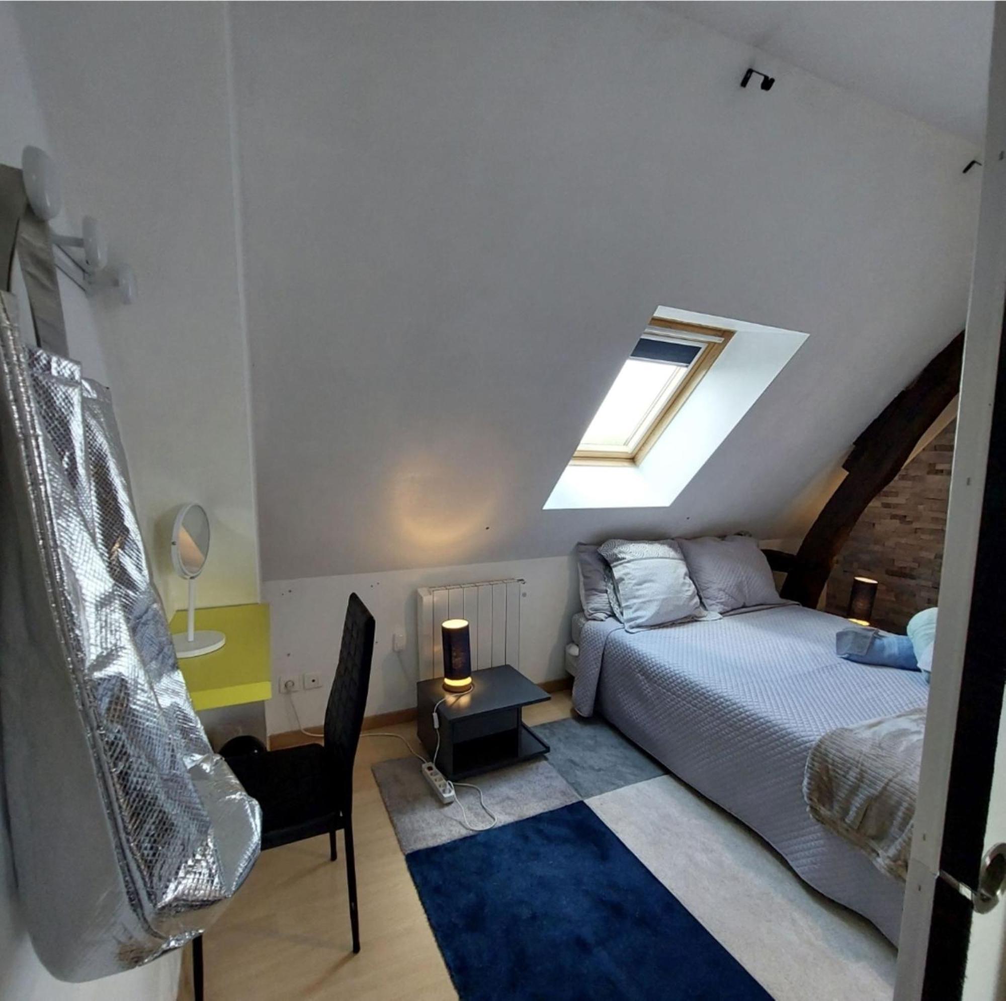 logement campagnard charmant, fonctionnel, cour privée avec WiFi Tauxigny Exterior foto