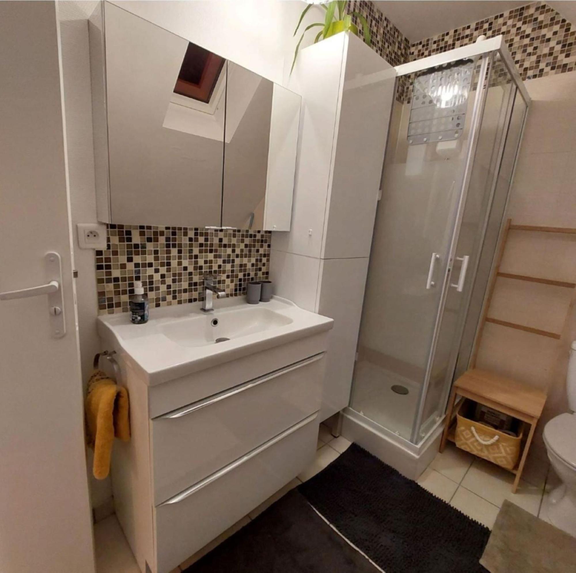 logement campagnard charmant, fonctionnel, cour privée avec WiFi Tauxigny Exterior foto