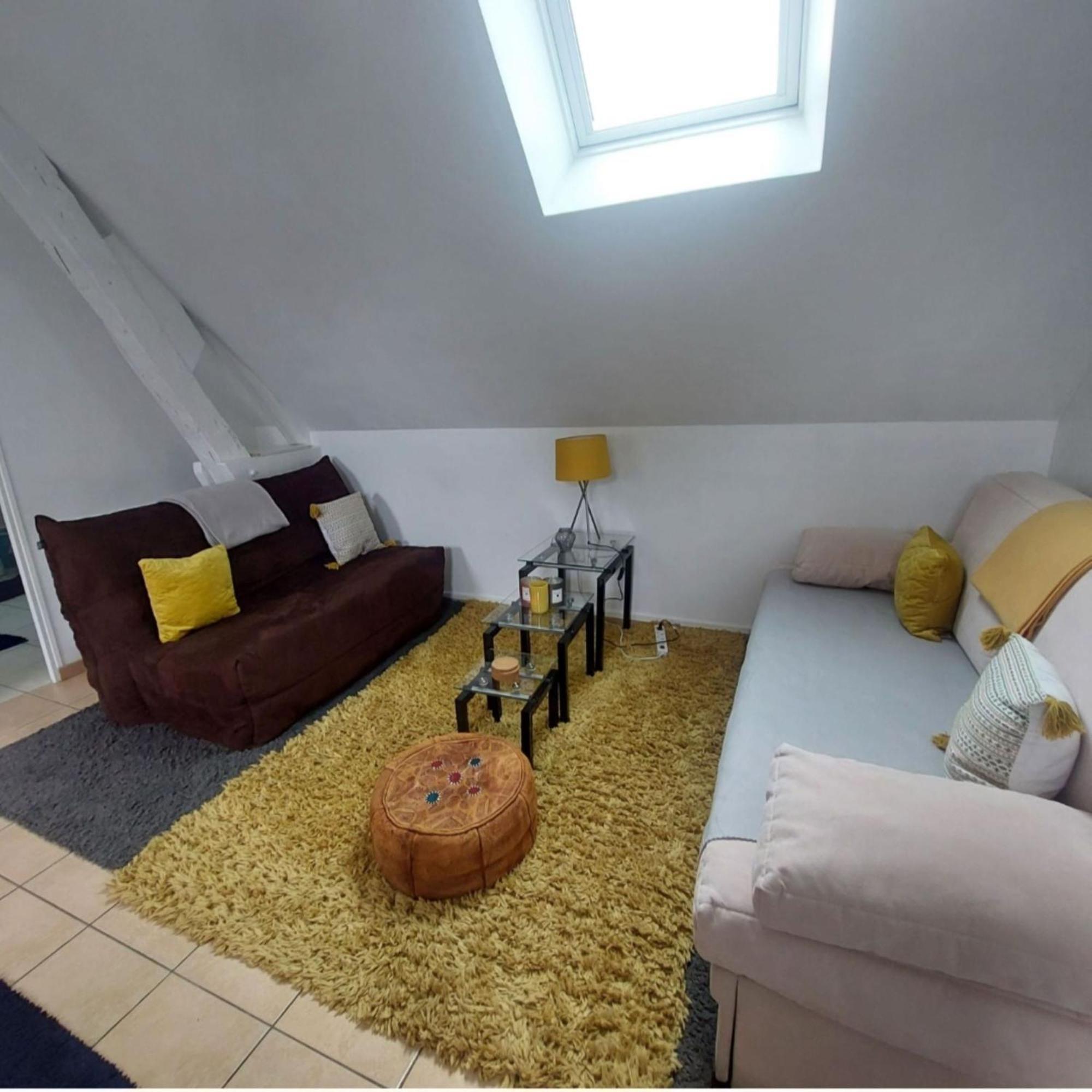 logement campagnard charmant, fonctionnel, cour privée avec WiFi Tauxigny Exterior foto