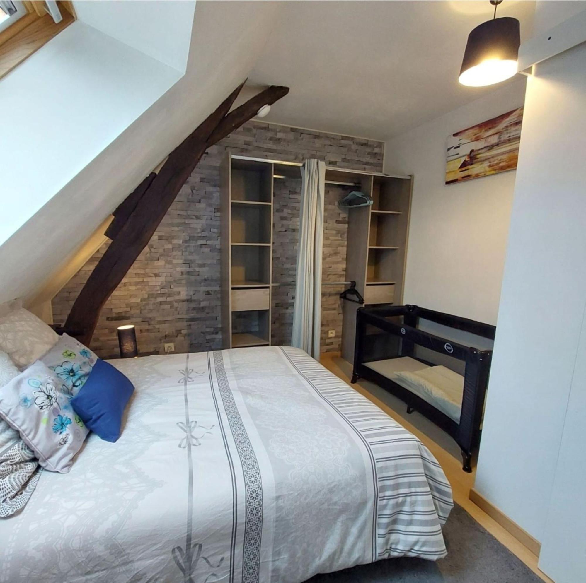 logement campagnard charmant, fonctionnel, cour privée avec WiFi Tauxigny Exterior foto