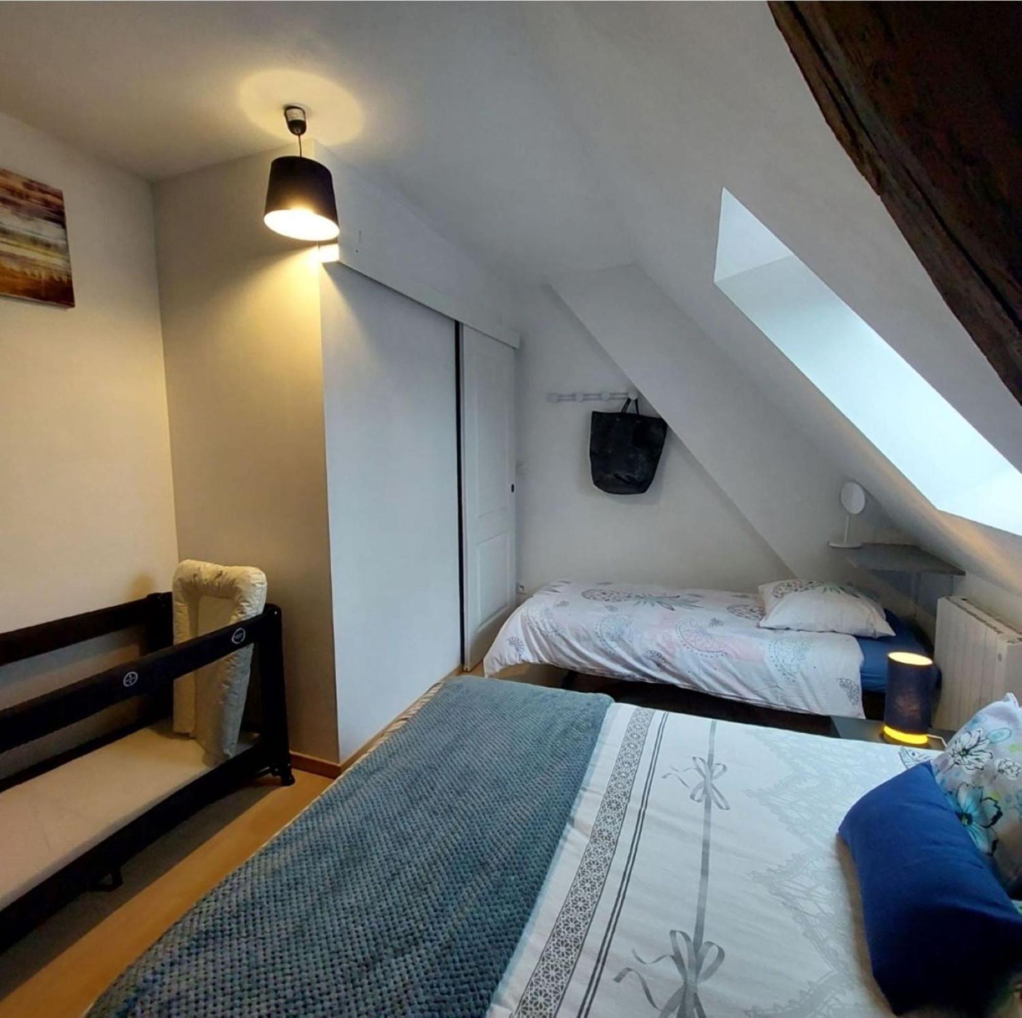 logement campagnard charmant, fonctionnel, cour privée avec WiFi Tauxigny Exterior foto