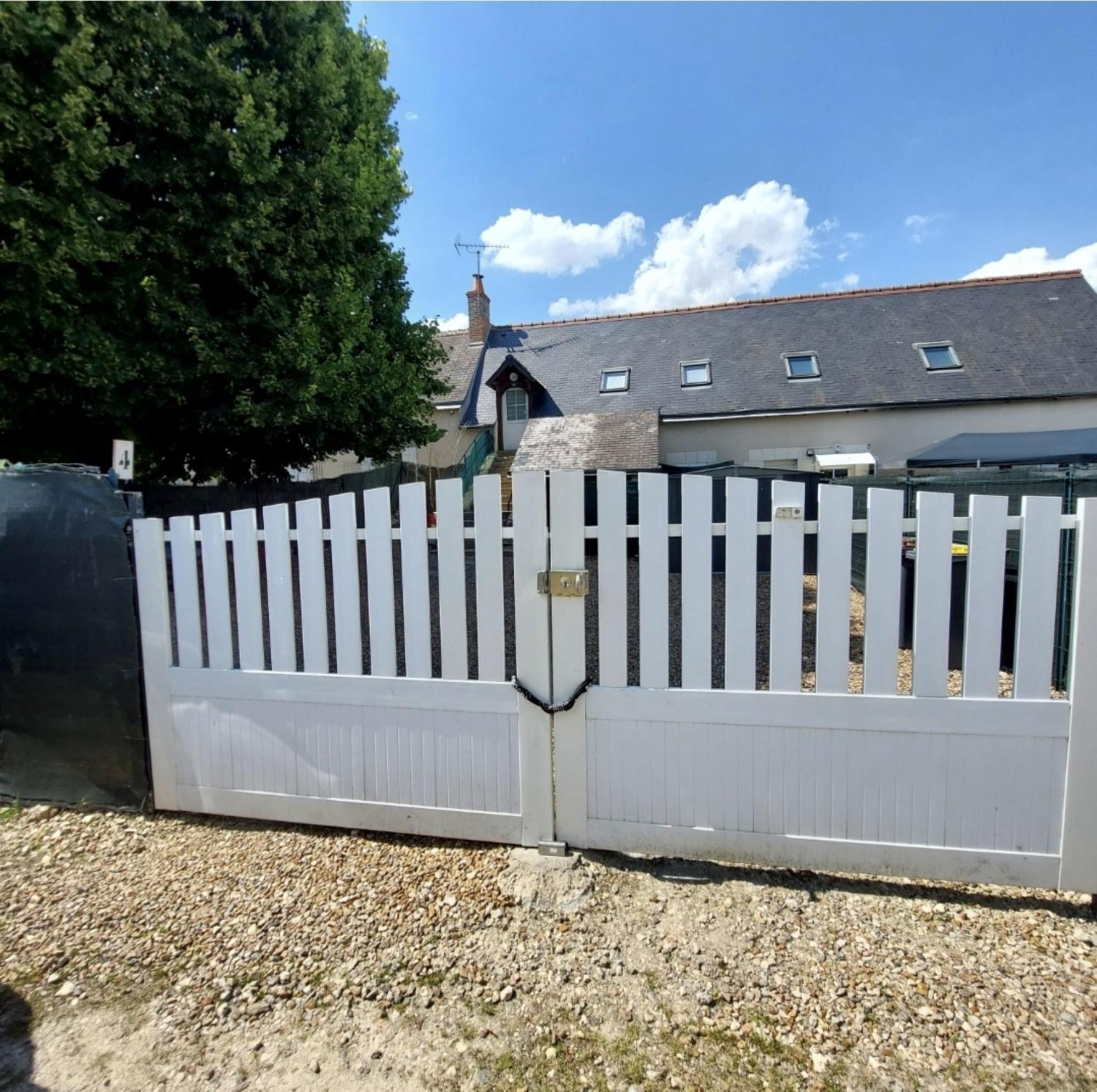 logement campagnard charmant, fonctionnel, cour privée avec WiFi Tauxigny Exterior foto
