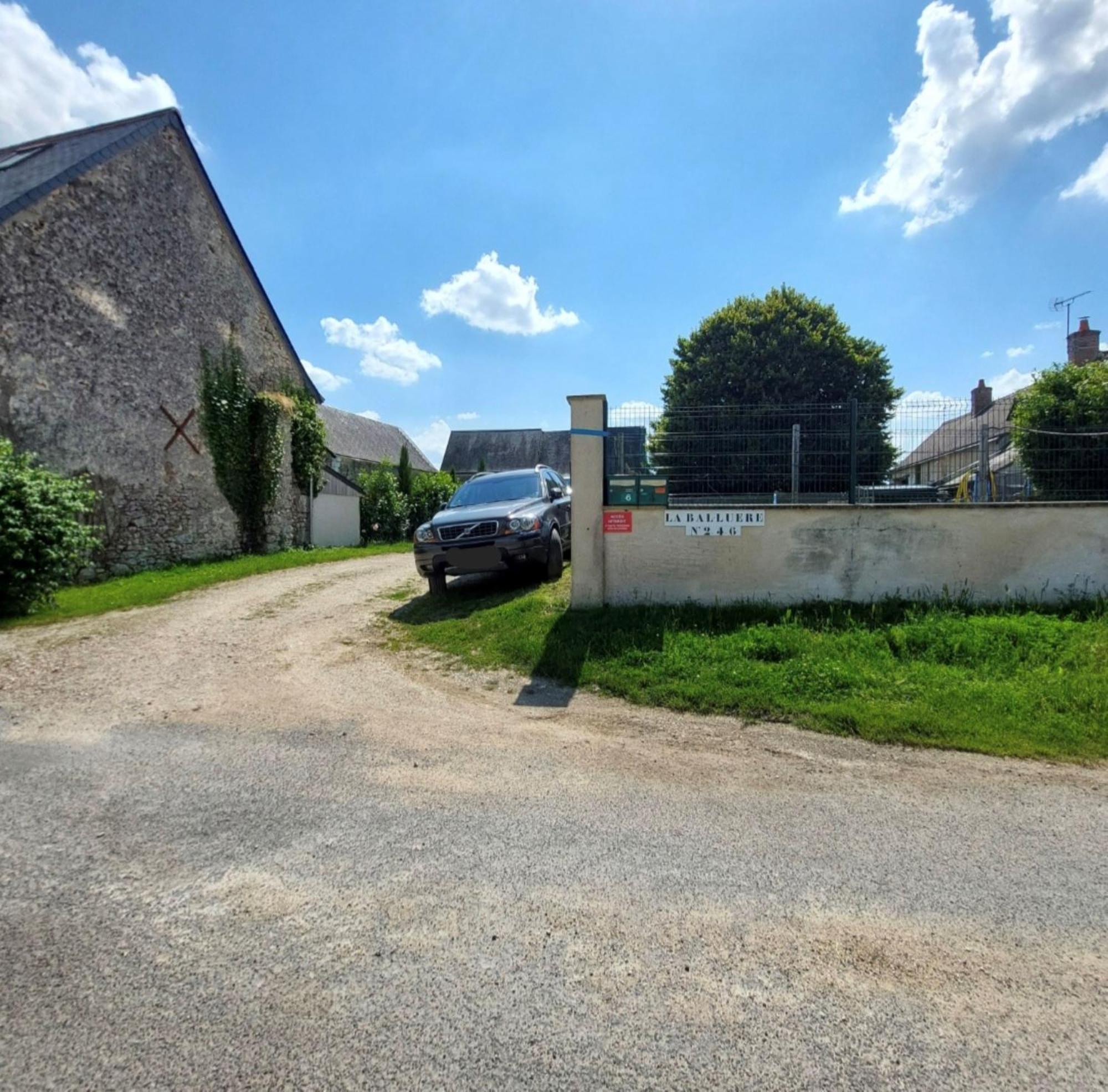 logement campagnard charmant, fonctionnel, cour privée avec WiFi Tauxigny Exterior foto