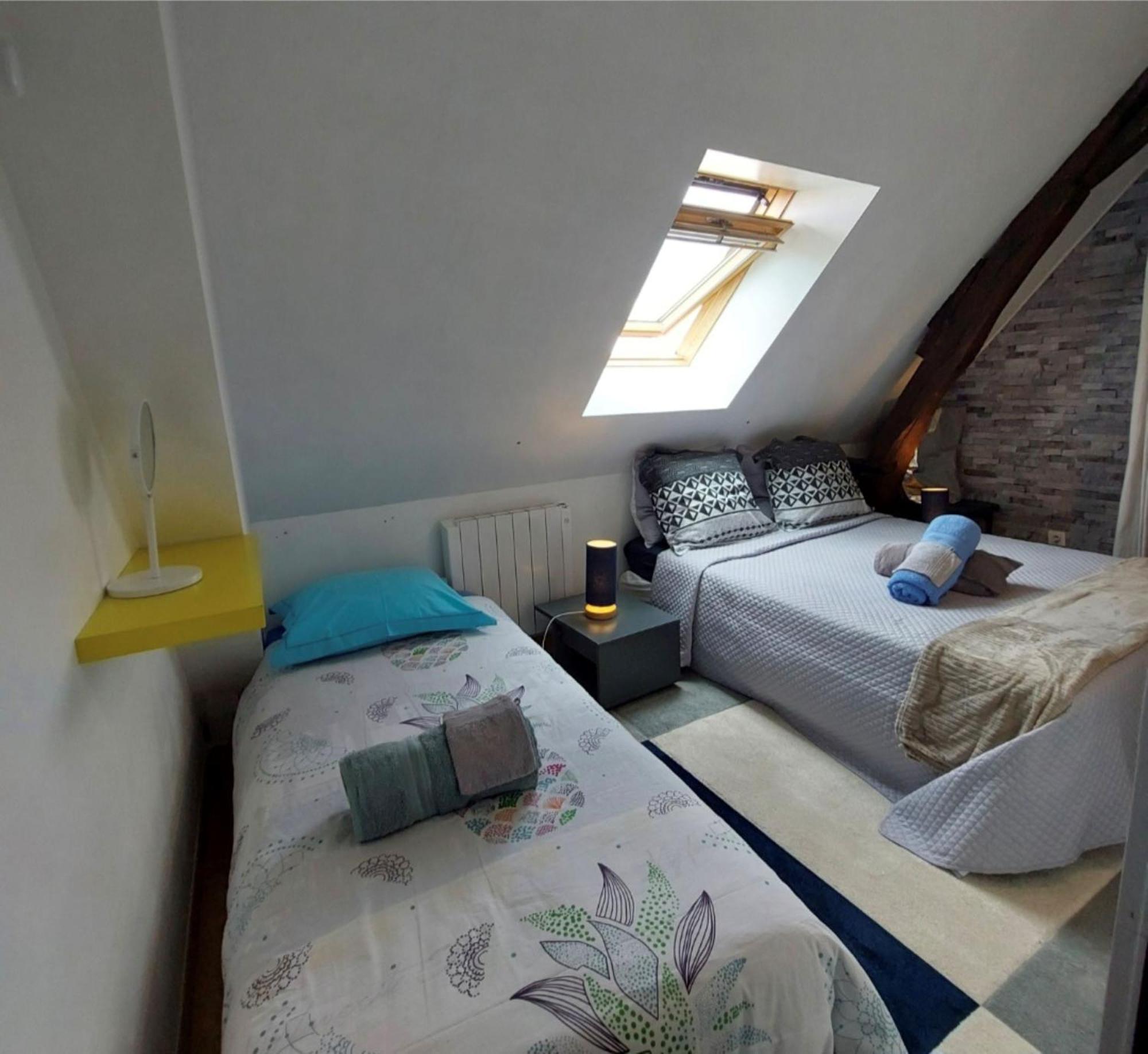 logement campagnard charmant, fonctionnel, cour privée avec WiFi Tauxigny Exterior foto
