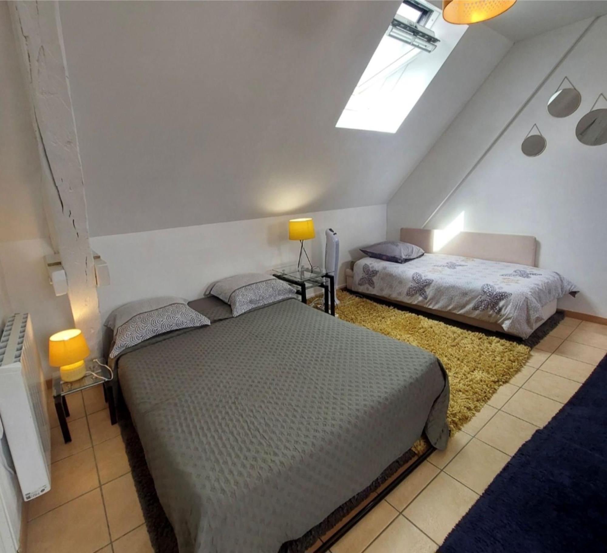 logement campagnard charmant, fonctionnel, cour privée avec WiFi Tauxigny Exterior foto