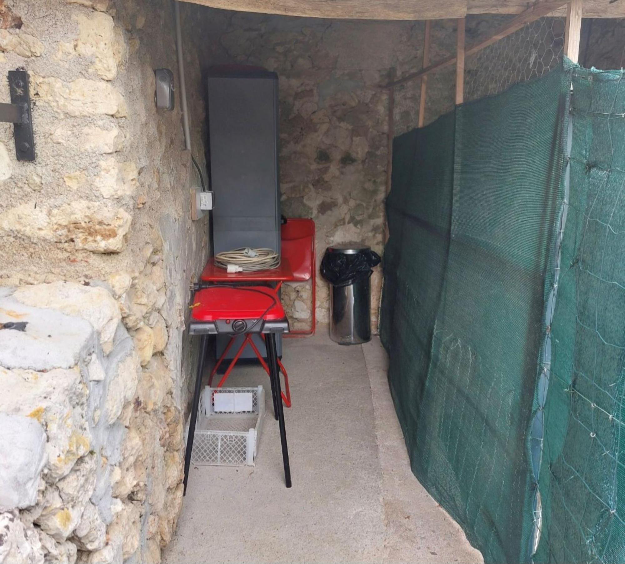 logement campagnard charmant, fonctionnel, cour privée avec WiFi Tauxigny Exterior foto
